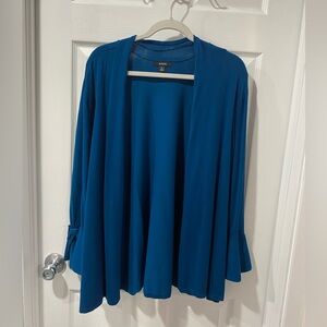 Alfani women’s size 3X, cardigan, good condition, teal. Pretty sleeve detail